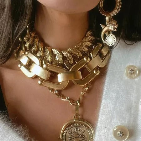 U-shaped Clavicle Necklace